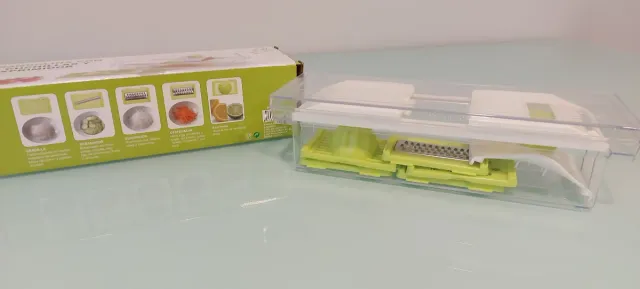 Mandolina Cocina con accesorios.