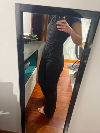 Mono de ski o esquí negro