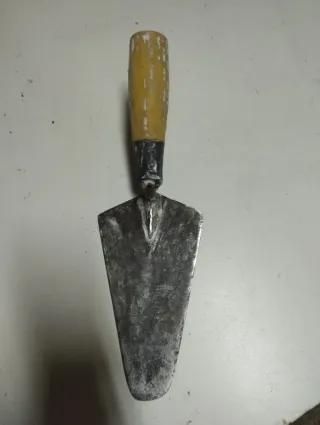 Palustre pequeña para albañilería