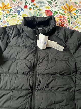 Chaqueta Uniqlo Negra Plumas