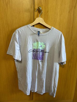 Camiseta H&M Lila Estampado Ciudad Talla L