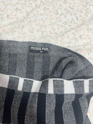 Falda corta a cuadros