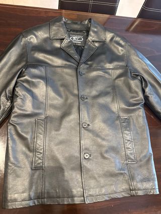 Chaqueta de cuero negra