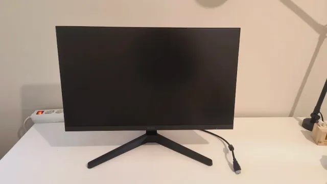 Pantalla Samsung 24 Essential Monitor S3