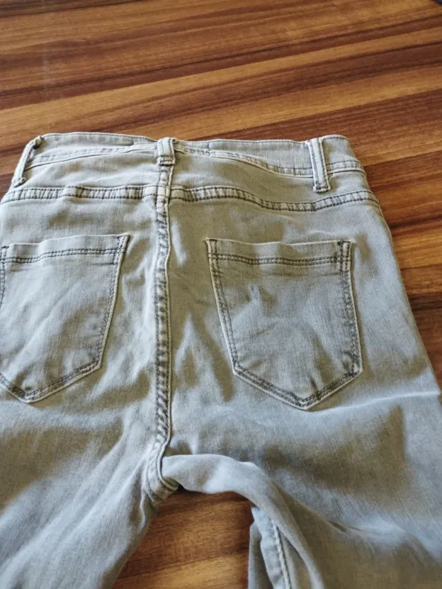 Pantalón pitillo hombre verde oliva