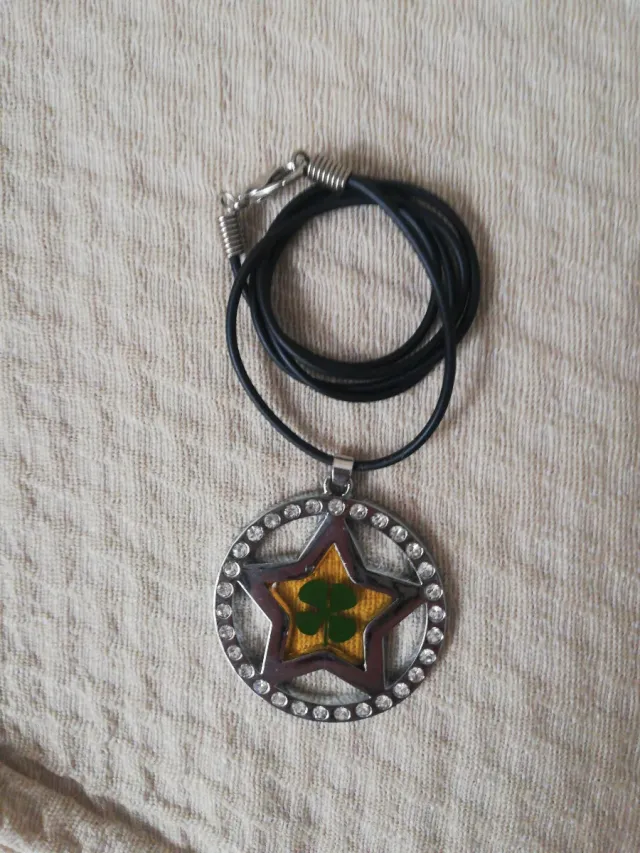 Colgante Estrella Trébol Plata y Amarillo