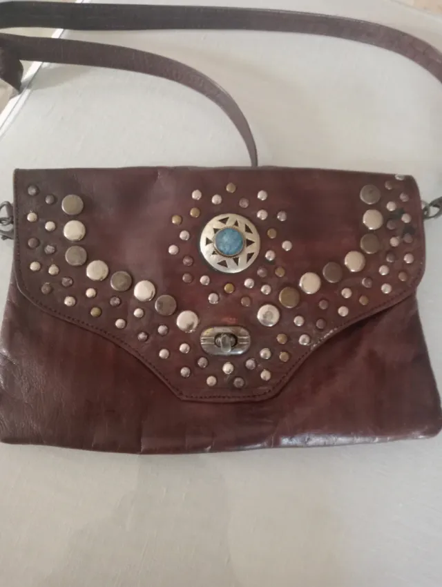 Bolso Piel Marrón con Tachuelas