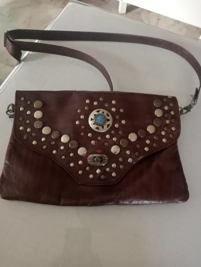 Bolso Piel Marrón con Tachuelas