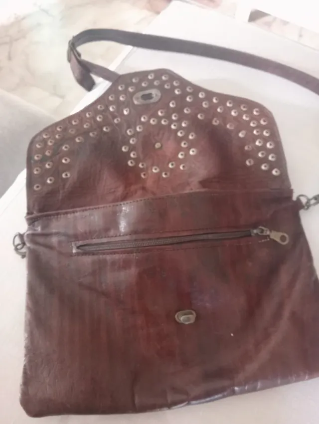 Bolso Piel Marrón con Tachuelas