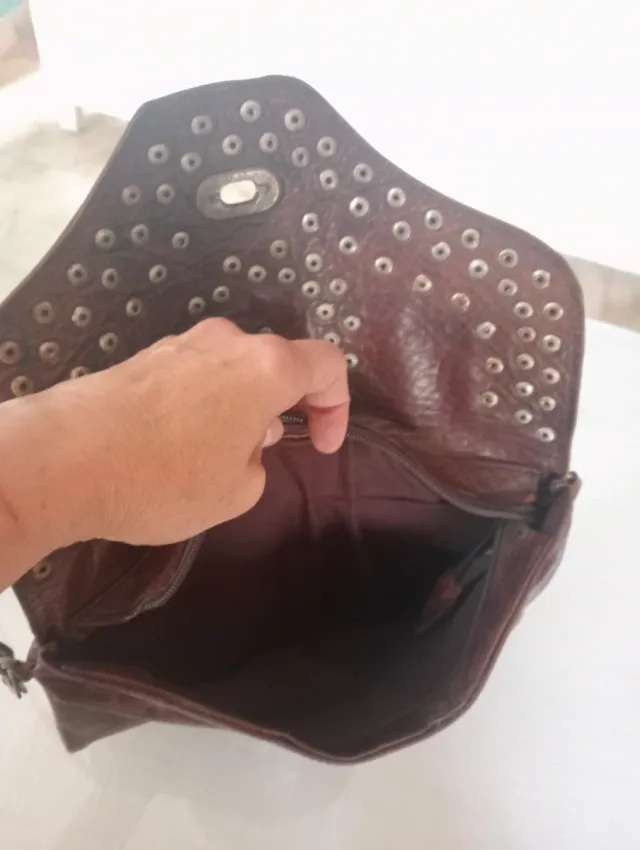 Bolso Piel Marrón con Tachuelas