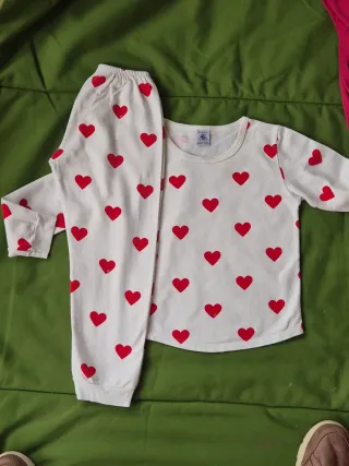 Pijama Petit Bateau Corazones 5 años