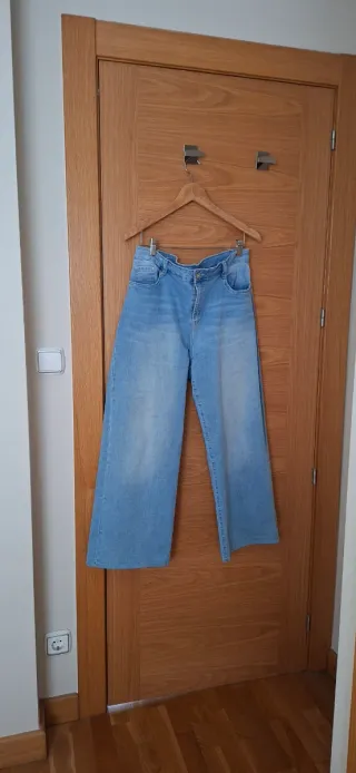 Vaquero de mujer, pata ancha, azul claro, talla 44