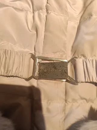 Chaquetón PH beige con cinturón y pelo