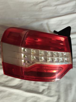 Piloto trasero izquierdo