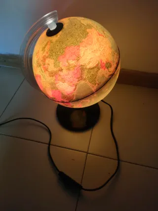 Lampada mappamondo con cavo e interruttore