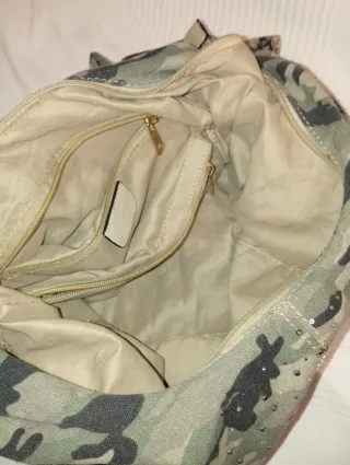 Bolso camuflaje con estrellas brillantes