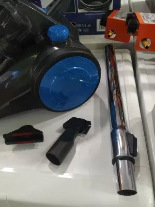 Aspiradora Nevir SIN BOLSA 800W Nueva