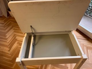 Escritorio infantil de madera - IKEA