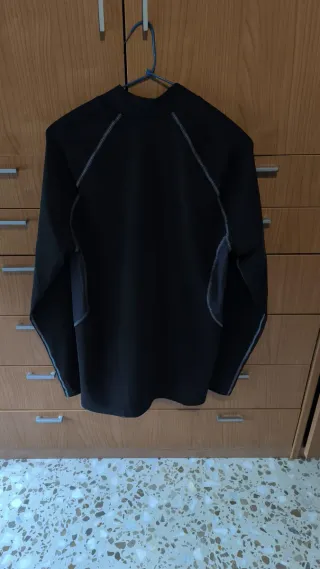 Camiseta térmica Decathlon manga larga XL.