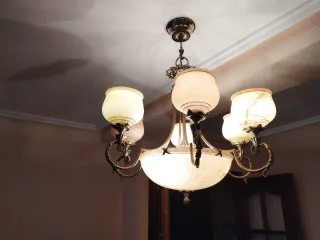 Lámpara de techo antigua de cristal y metal