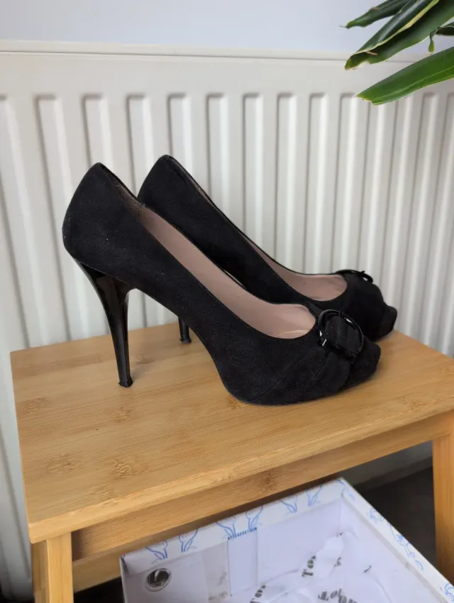 Zapatos de tacón Zara negros