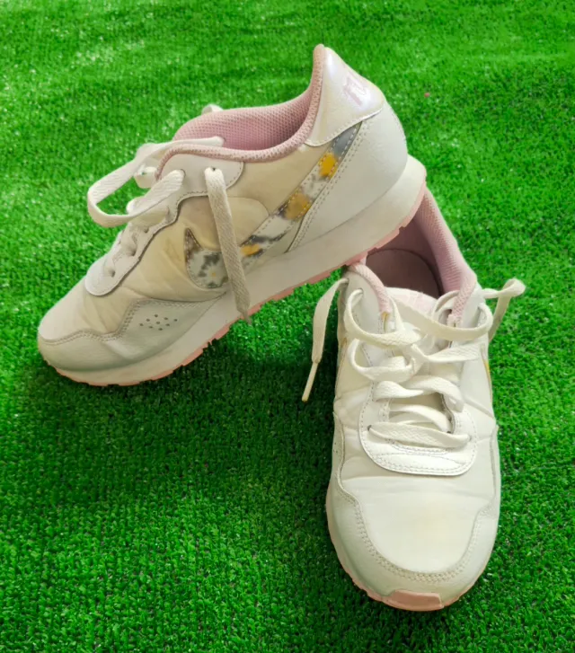 Zapatillas Nike MD Valiant Junior Blancas Rosas