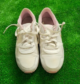 Zapatillas Nike MD Valiant Junior Blancas Rosas