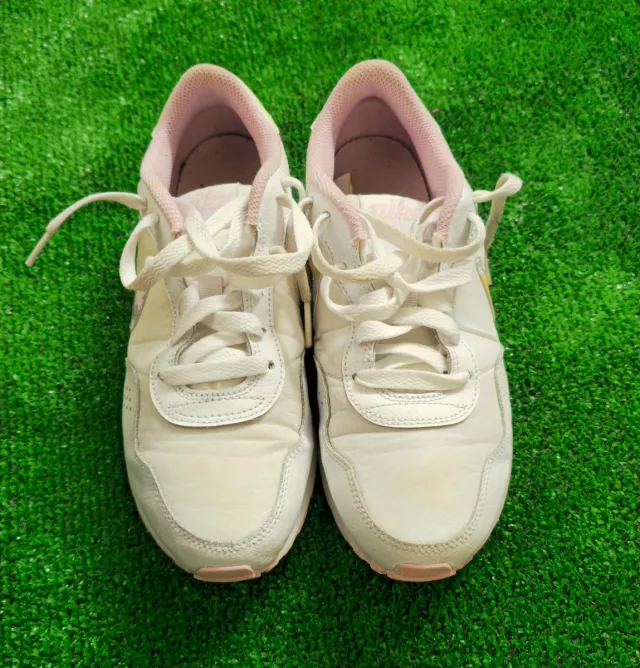 Zapatillas Nike MD Valiant Junior Blancas Rosas