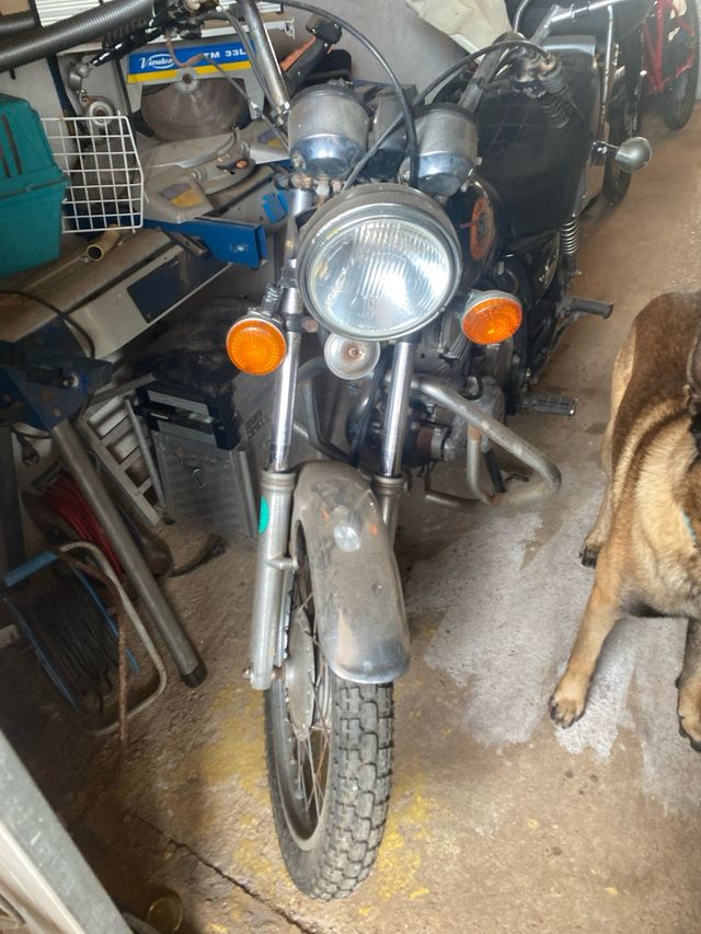 Yamaha 250 Especial Moto