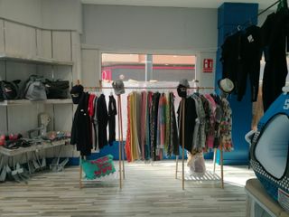 Perchero expositor ropa bambú