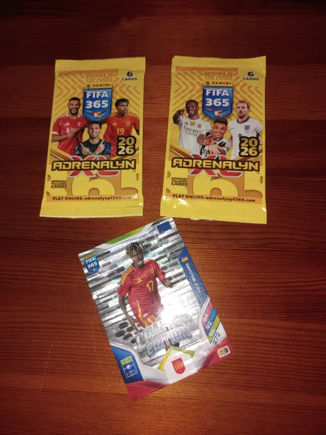 2Sobres Panini FIFA 365 y Ed. Limit. Nico Williams