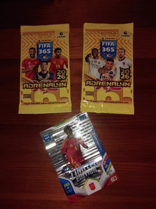 2Sobres Panini FIFA 365 y Ed. Limit. Nico Williams