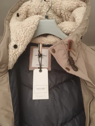 Abrigo Jack and John beige sin estrenar 6XL