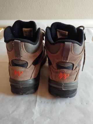 Botas de montaña Quechua unisex Talla 40