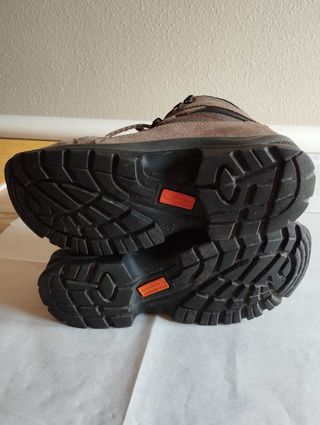 Botas de montaña Quechua unisex Talla 40