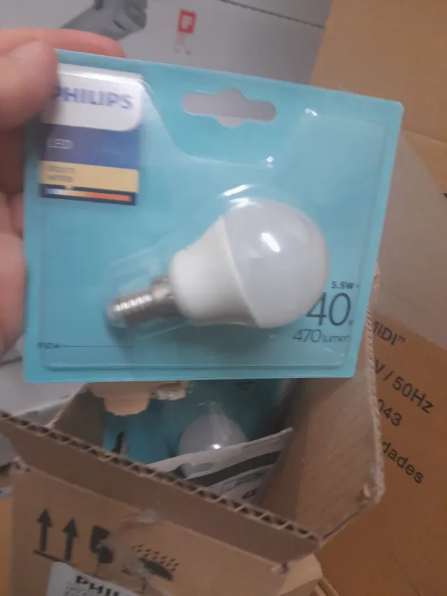 Bombilla LED Philips E14 Esférica 5.5W Caja 6 uds