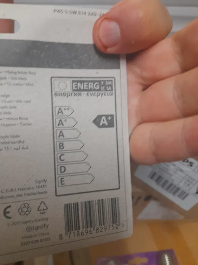 Bombilla LED Philips E14 Esférica 5.5W Caja 6 uds