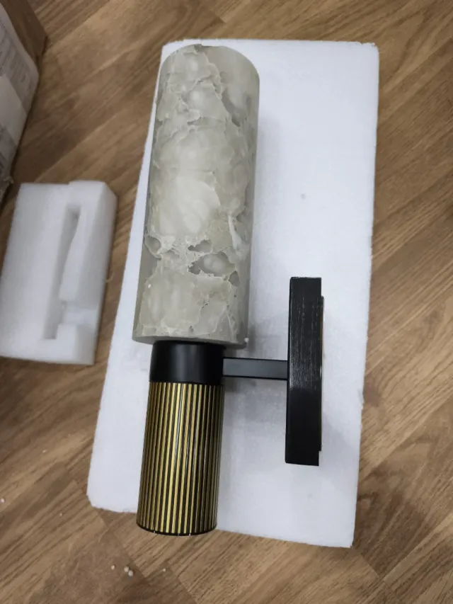 Lámpara de diseño metal y piedra