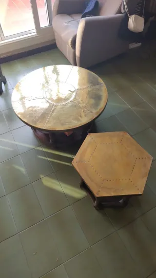 Set di due tavolini in ottone rotondi ed esagonali Marocchino