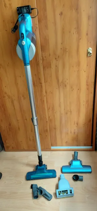 Aspirador Escoba Azul y Plateado