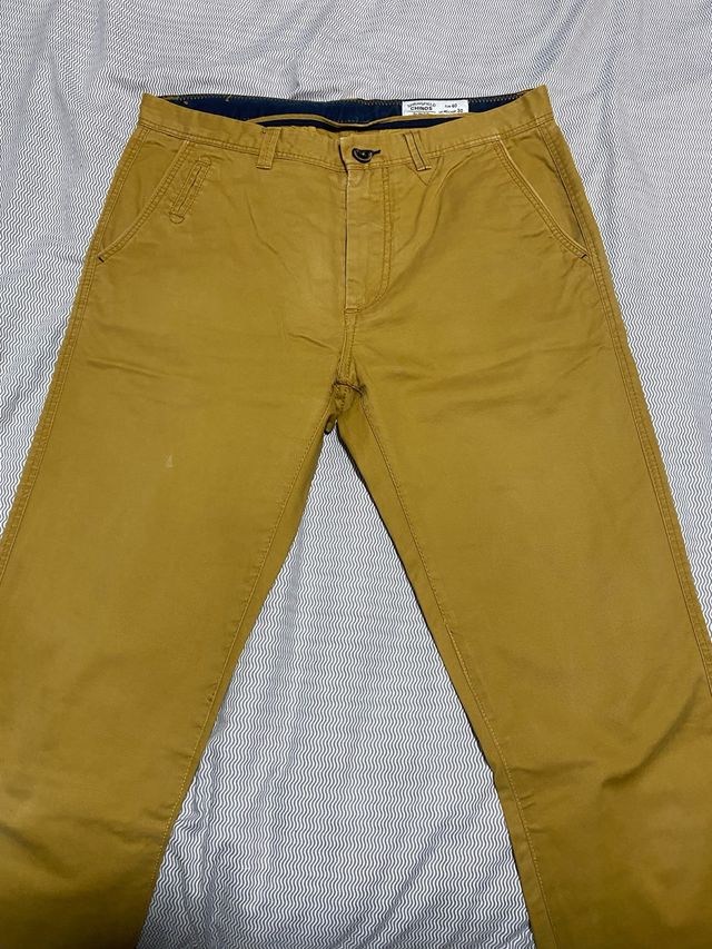 Pantalón largo mostaza