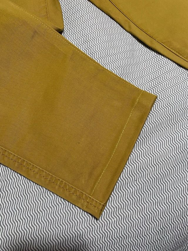 Pantalón largo mostaza