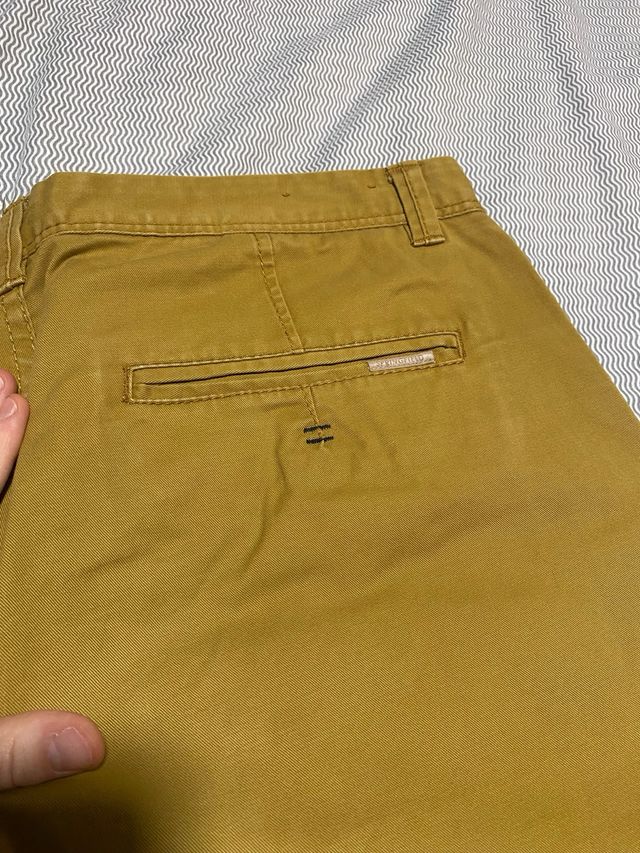 Pantalón largo mostaza