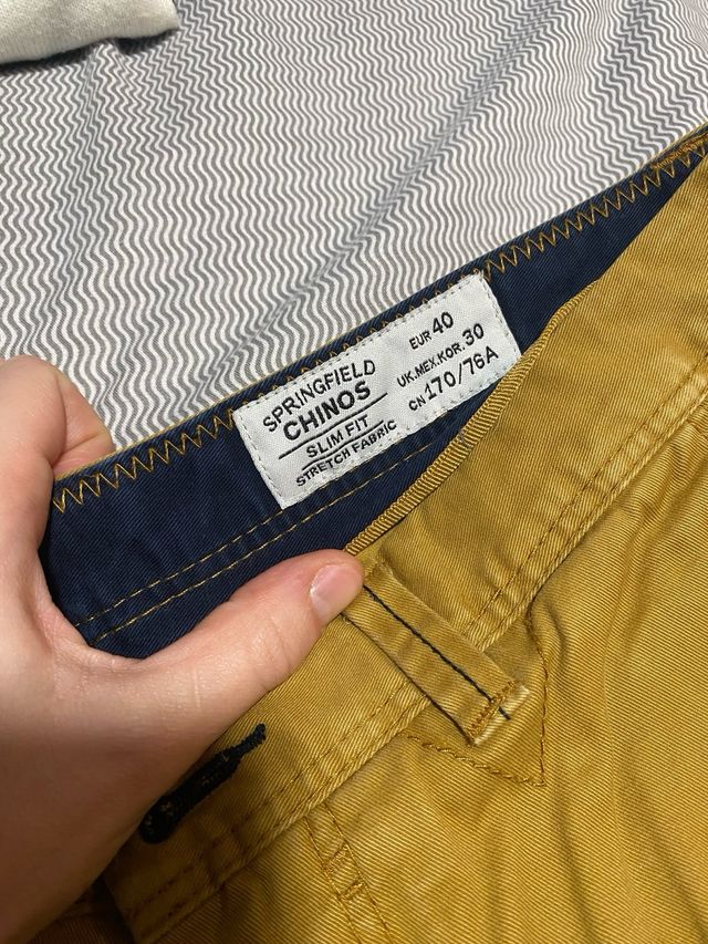 Pantalón largo mostaza