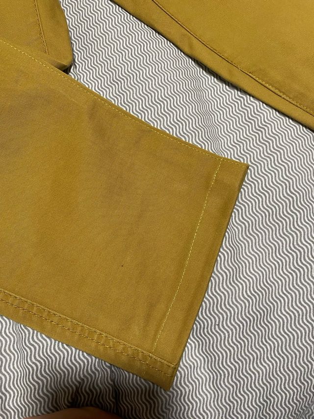 Pantalón largo mostaza