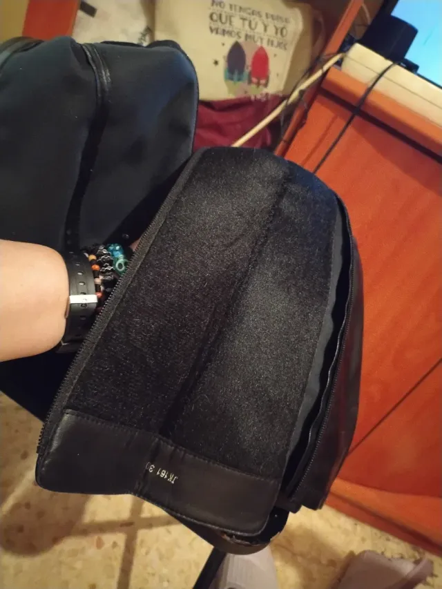 Botas de mujer negras y cslentita por dentro