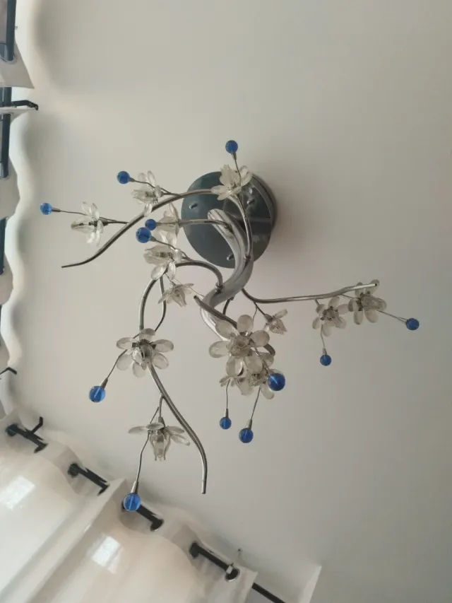 Lámpara de diseño floral