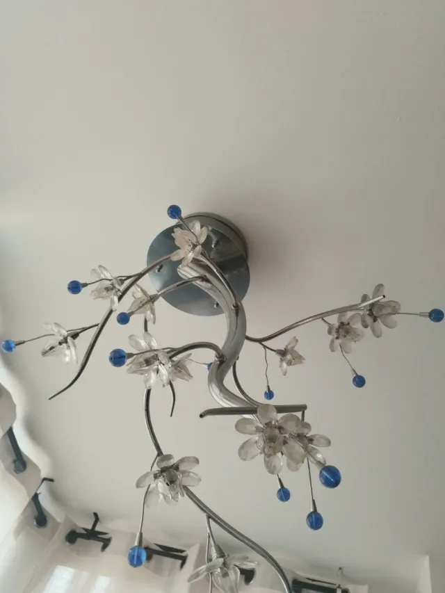 Lámpara de diseño floral