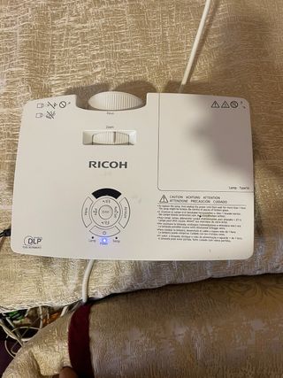 Proyector Ricoh DLP Blanco