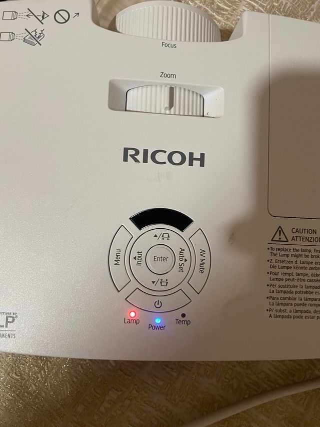 Proyector Ricoh DLP Blanco